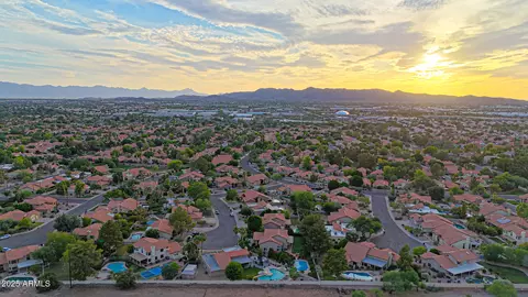 View/Area - 306 E Sarah Ln, Tempe, AZ 85284 photo 9 of 13