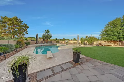 Exterior - 306 E Sarah Ln, Tempe, AZ 85284 photo 7 of 46