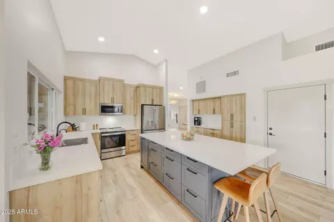 Kitchen - 306 E Sarah Ln, Tempe, AZ 85284 photo 4 of 6
