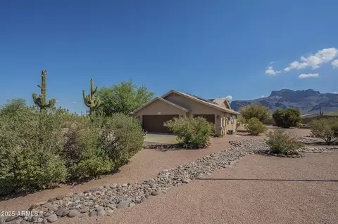 Exterior - 5742 E 20th Ave, Apache Junction, AZ 85119 photo 6 of 16