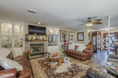 Living - 5742 E 20th Ave, Apache Junction, AZ 85119 photo 1 of 4