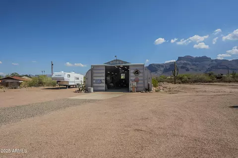 Exterior - 5742 E 20th Ave, Apache Junction, AZ 85119 photo 3 of 16