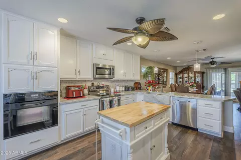 Kitchen - 5742 E 20th Ave, Apache Junction, AZ 85119 photo 5 of 5