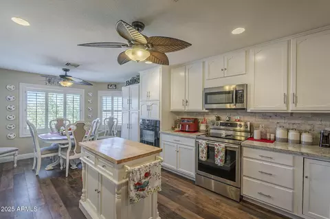 Kitchen - 5742 E 20th Ave, Apache Junction, AZ 85119 photo 1 of 5