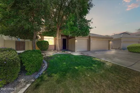 13633 W Alvarado Dr, Goodyear, AZ 85395