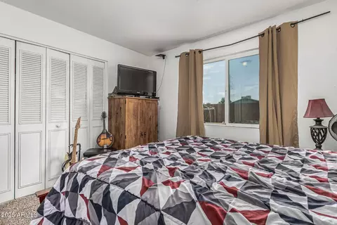 Bedroom - 3208 W Wagoner Rd, Phoenix, AZ 85053 photo 2 of 3