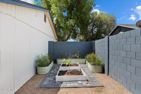 Exterior - 4136 Eugie Ave, Phoenix, AZ 85032 photo 6 of 7