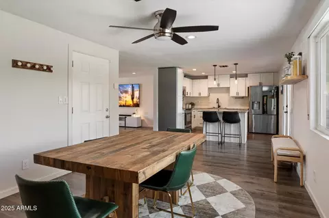 Dining - 4136 Eugie Ave, Phoenix, AZ 85032 photo 1 of 2