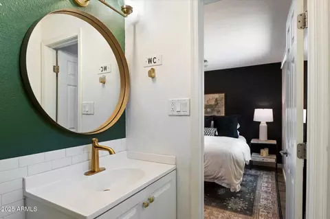 Bath - 4136 Eugie Ave, Phoenix, AZ 85032 photo 2 of 4