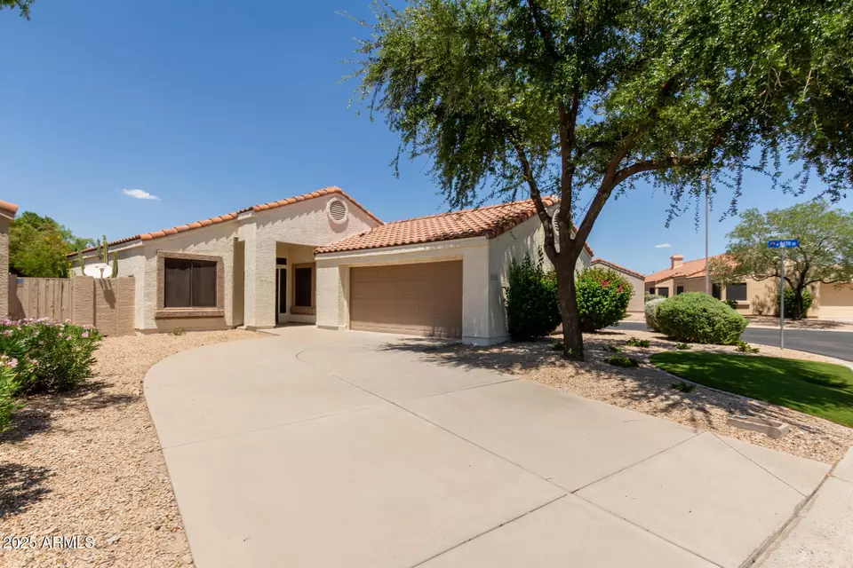 Exterior - 8628 W Maui Ln, Peoria, AZ 85381 photo 5 of 14