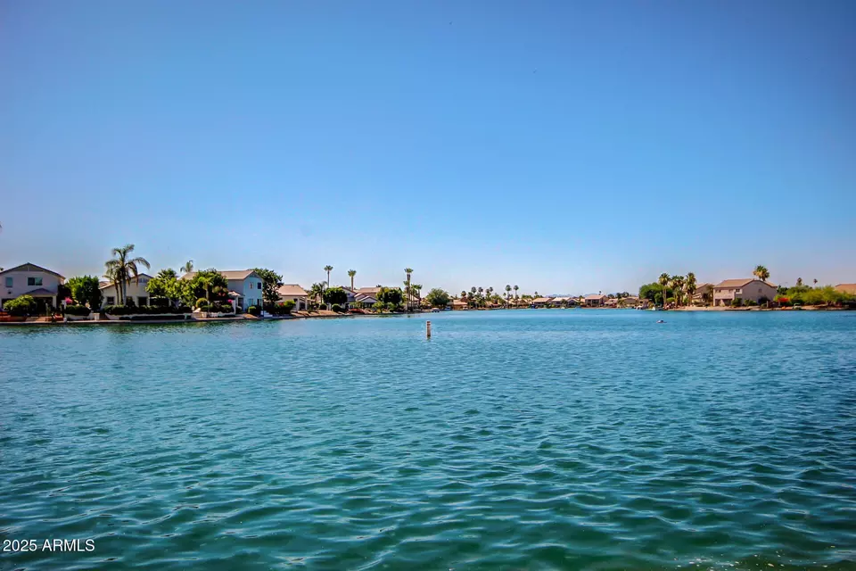 View/Area - 8628 W Maui Ln, Peoria, AZ 85381 photo 6 of 8