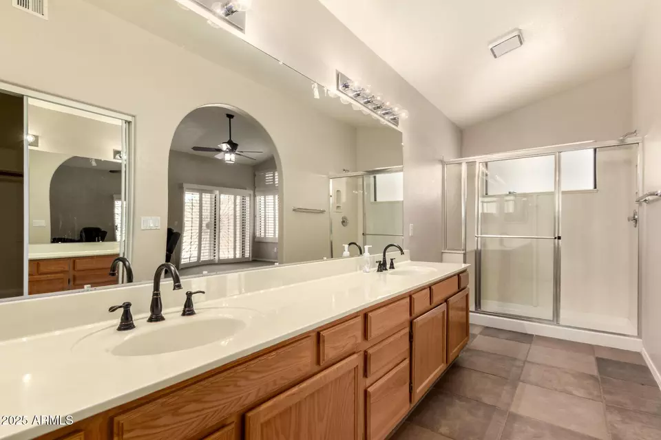 Bath - 8628 W Maui Ln, Peoria, AZ 85381 photo 1 of 2