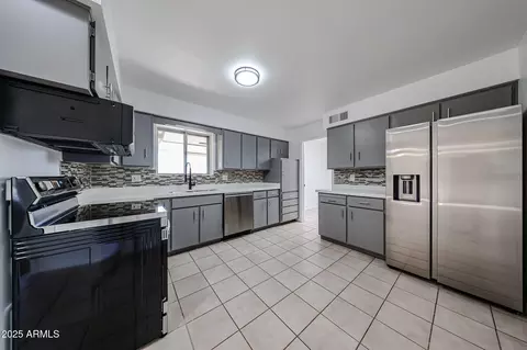 Kitchen - 6449 Ellis St, Mesa, AZ 85205 photo 2 of 4