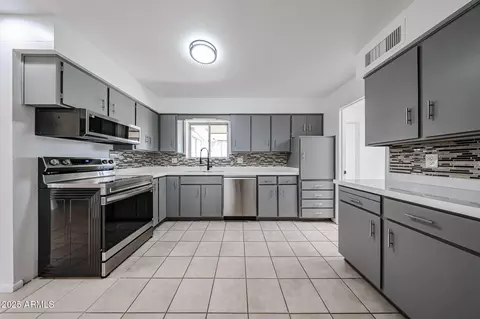 Kitchen - 6449 Ellis St, Mesa, AZ 85205 photo 4 of 4