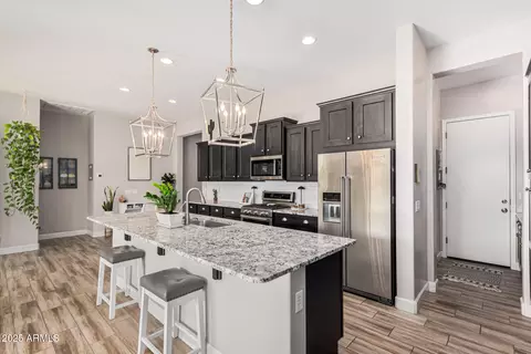 2065 N Red Clf, Mesa, AZ 85207 photo 2