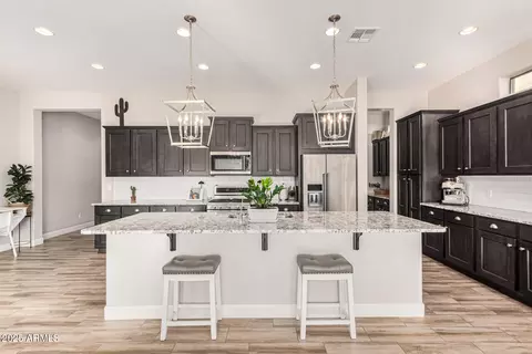 2065 N Red Clf, Mesa, AZ 85207 photo 3