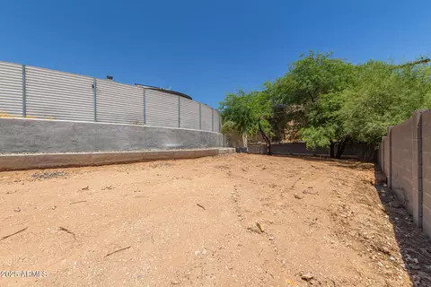 Exterior - 1545 E Christy Dr, Phoenix, AZ 85020 photo 6 of 10