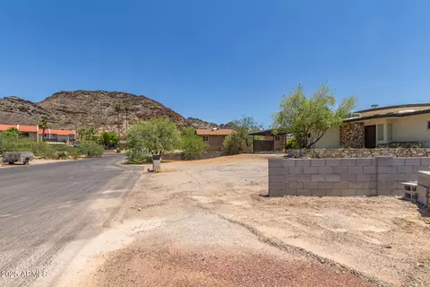 Exterior - 1545 E Christy Dr, Phoenix, AZ 85020 photo 8 of 10
