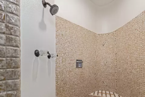 Bath - 1545 E Christy Dr, Phoenix, AZ 85020 photo 2 of 3