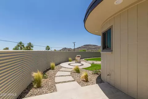 Exterior - 1545 E Christy Dr, Phoenix, AZ 85020 photo 1 of 10
