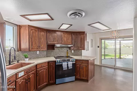 Kitchen - 1545 E Christy Dr, Phoenix, AZ 85020 photo 2 of 3