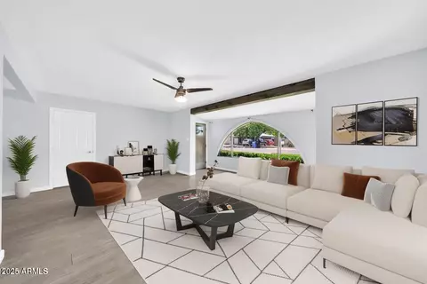 Living - 6808 N 11th St, Phoenix, AZ 85014 photo 4 of 5