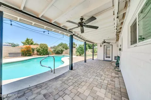Exterior - 6808 N 11th St, Phoenix, AZ 85014 photo 9 of 12