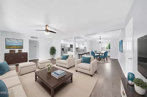 Living - 6808 N 11th St, Phoenix, AZ 85014 photo 2 of 5