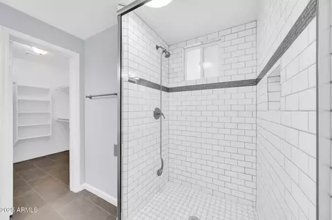 Bath - 6808 N 11th St, Phoenix, AZ 85014 photo 4 of 4