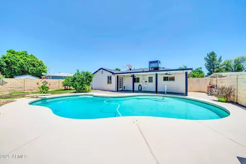 Exterior - 6808 N 11th St, Phoenix, AZ 85014 photo 6 of 12