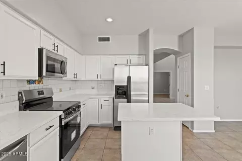 1453 E South Fork Dr, Phoenix, AZ 85048 photo 4
