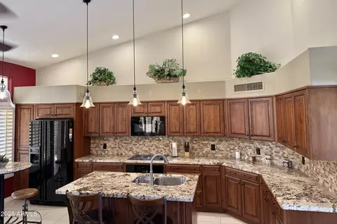 Kitchen - 16242 S 12th Pl, Phoenix, AZ 85048 photo 4 of 7