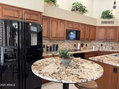 Kitchen - 16242 S 12th Pl, Phoenix, AZ 85048 photo 5 of 7