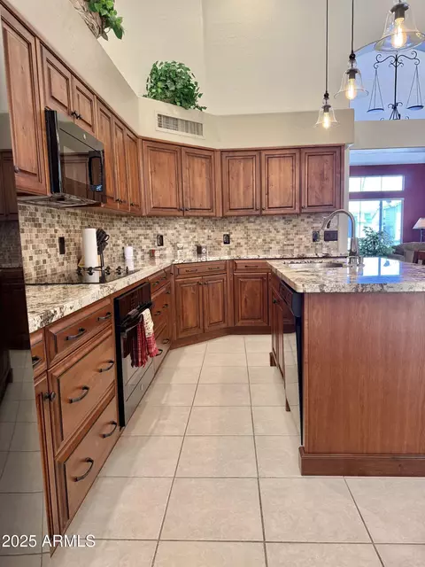 Kitchen - 16242 S 12th Pl, Phoenix, AZ 85048 photo 3 of 7