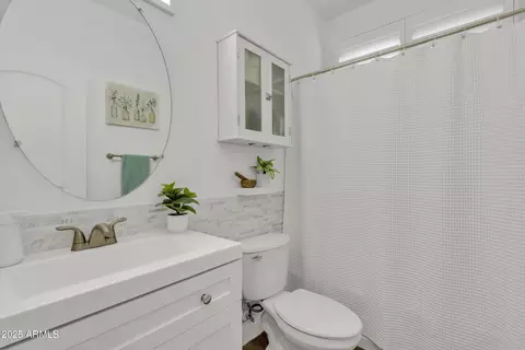 Bath - 4159 E Jasper Dr, Gilbert, AZ 85296 photo 1 of 2