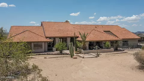 15 E Briles Rd, Phoenix, AZ 85085