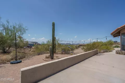 Exterior - 15 E Briles Rd, Phoenix, AZ 85085 photo 4 of 15