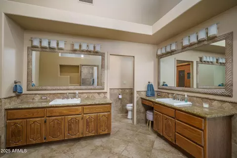 Bath - 15 E Briles Rd, Phoenix, AZ 85085 photo 1 of 7