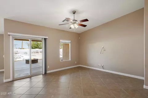 Living - 2487 S Conestoga Rd, Apache Junction, AZ 85119 photo 3 of 4