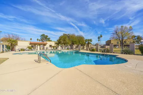Exterior - 1032 E Redfield Rd, Tempe, AZ 85283 photo 1 of 2
