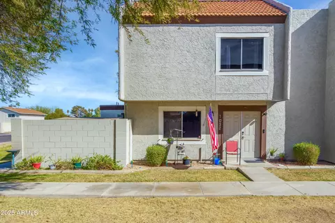 1032 E Redfield Rd, Tempe, AZ 85283