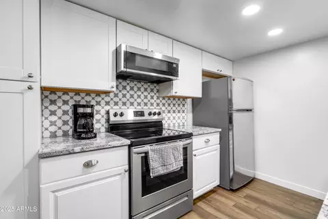 Kitchen - 1032 E Redfield Rd, Tempe, AZ 85283 photo 3 of 3