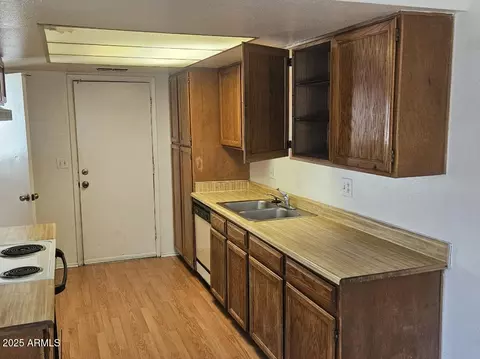 Kitchen - 3807 W Mitchell Dr, Phoenix, AZ 85019 photo 4 of 4