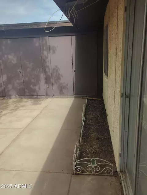 Exterior - 3807 W Mitchell Dr, Phoenix, AZ 85019 photo 2 of 4