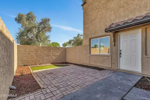 Exterior - 4714 E Broadway Rd, Phoenix, AZ 85040 photo 2 of 4