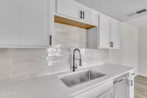 Kitchen - 4714 E Broadway Rd, Phoenix, AZ 85040 photo 2 of 3