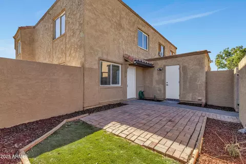 Exterior - 4714 E Broadway Rd, Phoenix, AZ 85040 photo 3 of 4