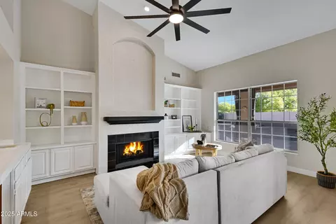 9 E Los Arboles Cir, Tempe, AZ 85284