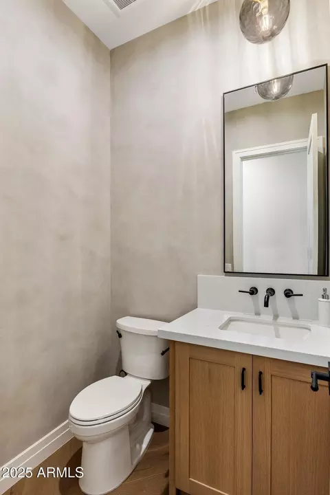 Bath - 3848 E Fairmount Ave, Phoenix, AZ 85018 photo 6 of 6