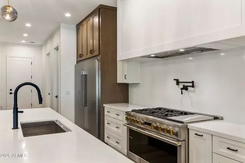 Kitchen - 3848 E Fairmount Ave, Phoenix, AZ 85018 photo 2 of 3